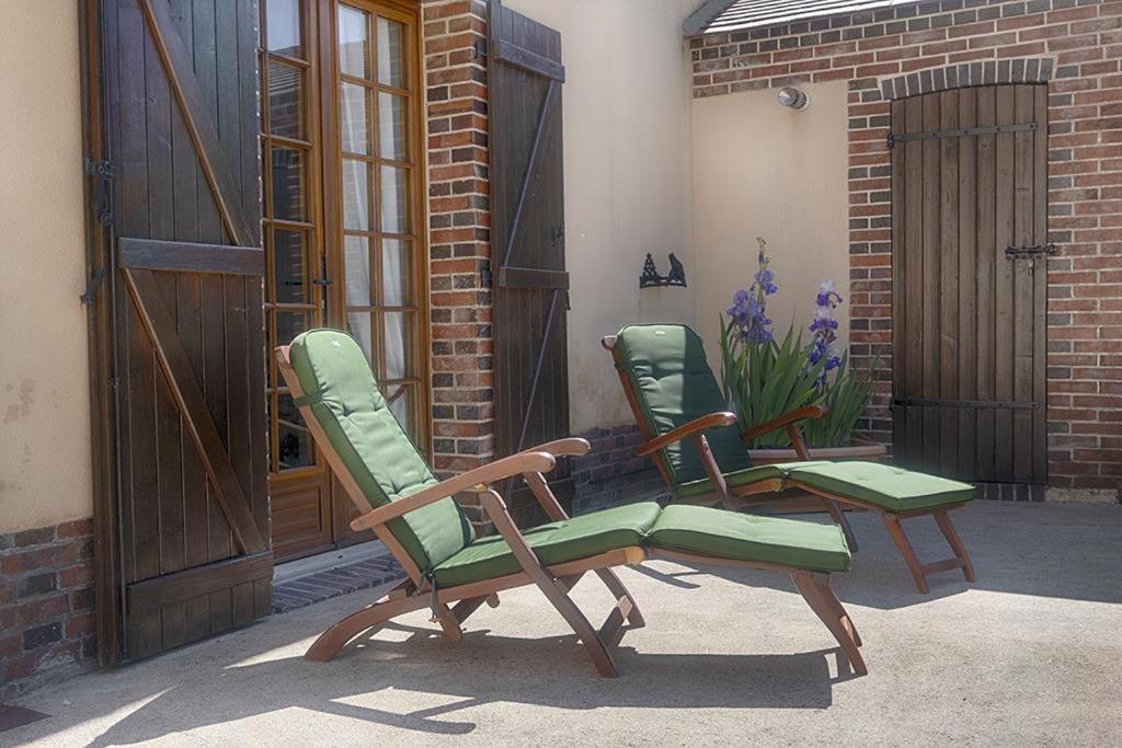 Le Logis Du Regisseur Bed and Breakfast Charny-Oree-de-Puisaye Εξωτερικό φωτογραφία