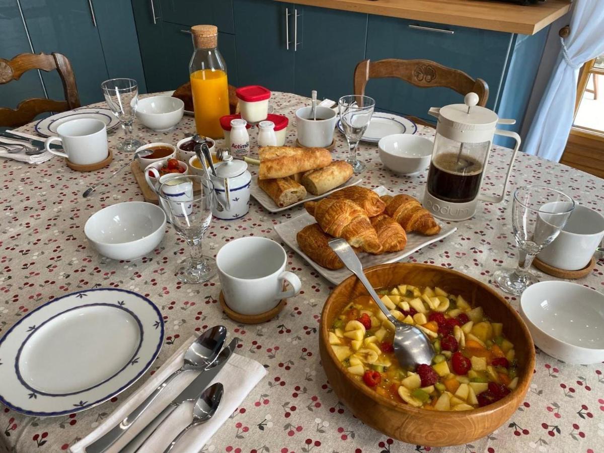Le Logis Du Regisseur Bed and Breakfast Charny-Oree-de-Puisaye Εξωτερικό φωτογραφία