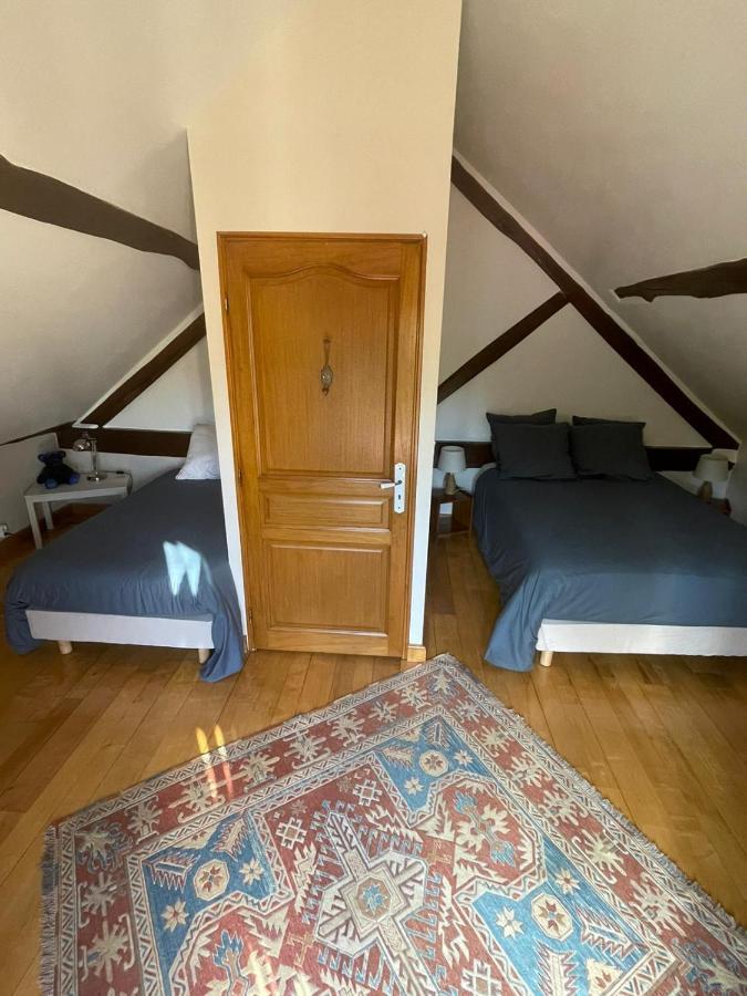Le Logis Du Regisseur Bed and Breakfast Charny-Oree-de-Puisaye Εξωτερικό φωτογραφία